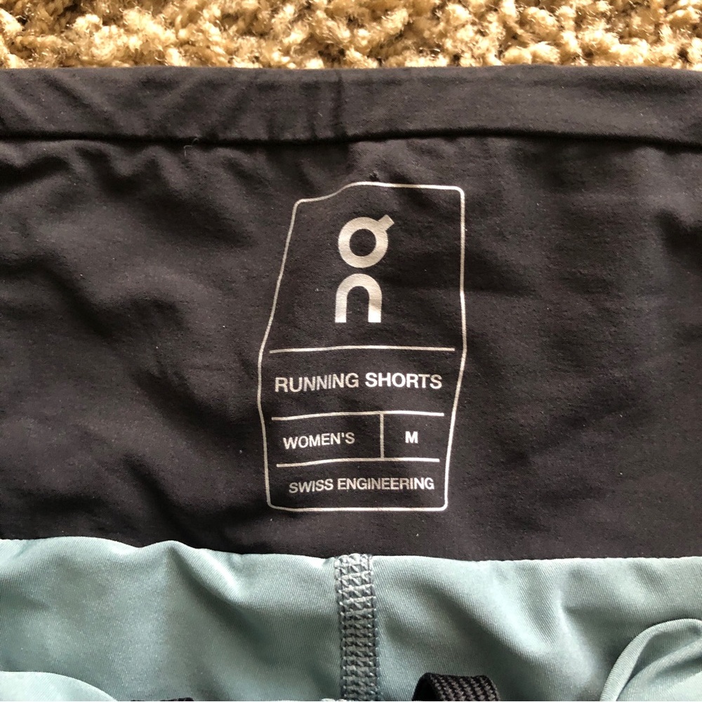 On Running Shorts Size Medium - image 3